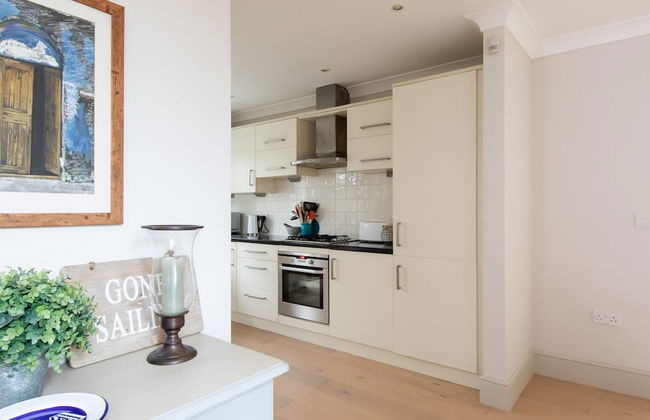 Superior House for 6 Near Beach w Parking Garden - Foto 7