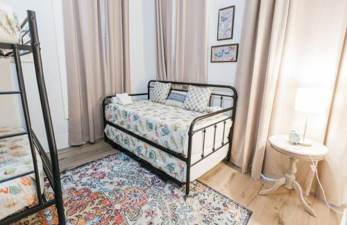 Downtown Delight Close to Strand and Cruise Terminals - Foto 12