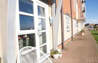 Stunning Ground Floor Hartlepool Marina Apartment - Photo 50