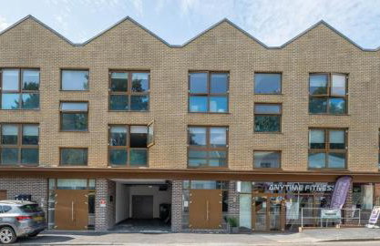 Multiple 2-Bedroom Apartments near Harry Potter Studios - 2-Minute walk to Bushey Station - 20 Minutes to London Euston - Ideal for Families & Business - Free Parking - Foto 74