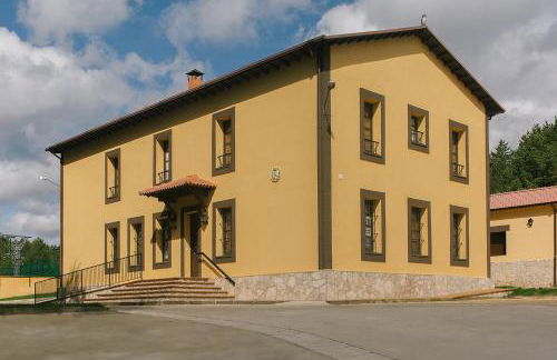 Centro Río Lobos - Photo 1