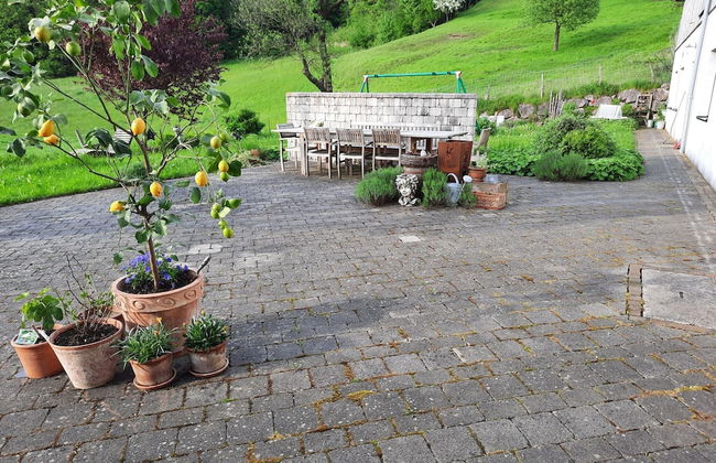 Loft-like Apartment With Swimming Pond - Photo 28