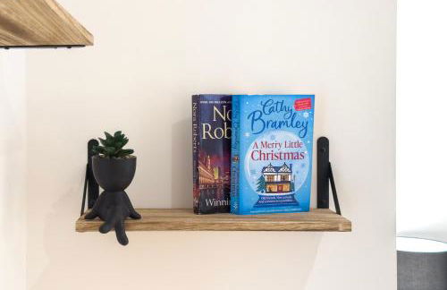 Modern 2-Bedroom, 2-Bathroom Apartment with Balcony in Hoxton Sleeps 6 - Foto 28