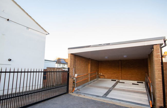 Holden Court - Photo 27