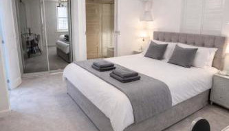 The Grand 4-Bed Ebbsfleet Home - Big Garden & Parking Space, Near Bluewater - Foto 5