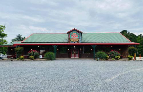 Secluded Home with Mini Waterfall and a Creek in Hot Springs - Foto 41