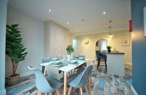 Luxury Bungalow, 3 bedrooms, 5 beds, sleeps 8, transport links, parking, Wi-Fi - Foto 12