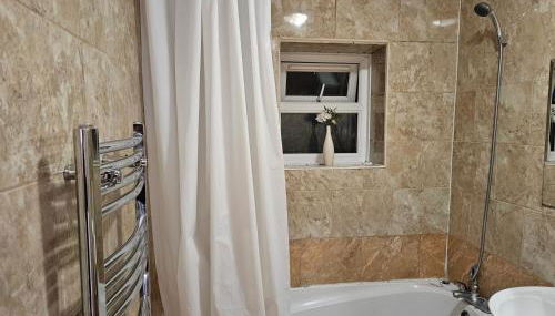 Mitcham Junction - 2 Bed Apartment - Sleeps 6 - Foto 3, Shower