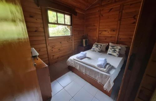 Sítio com Casa de Madeira com 2 quartos 100m2 px Centro de Salesópolis - Foto 4