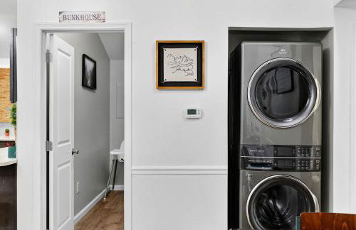 Two Cabins Retreat in Woods Resort - Dog-Friendly - Foto 66