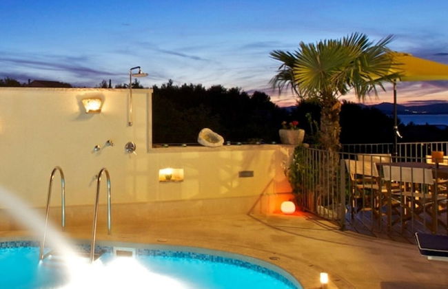 Adorable Villa With Swimming Pool and sea View - Foto 25