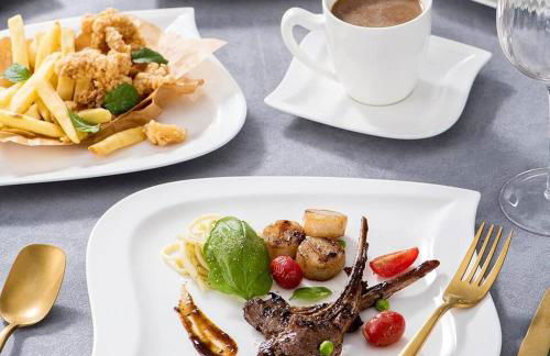 Modern 5BR with Full Kitchen, Game Room, Fenced Yard and BBQ Grill - Foto 49