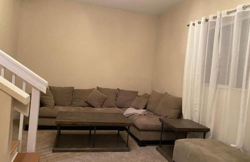 Huge Cozy Home with Many Bedrooms in Ivywild - Foto 47