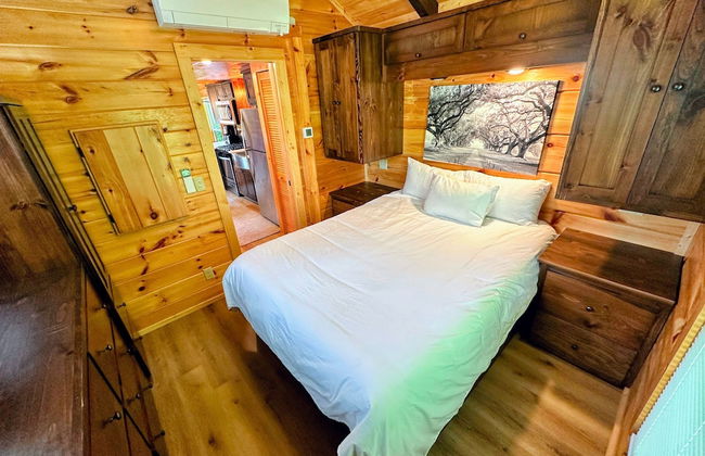 B11 NEW Awesome Tiny Home With A C Mountain Views Minutes to Skiing Hiking Attractions - Photo 15