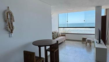 Apartamento Pé na Areia - Ótima Localização - Conforto à beira-mar - Foto 2