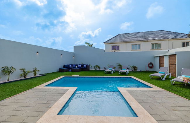 Brand NEW 3br2ba w Private Pool Amazing Location - Foto 18