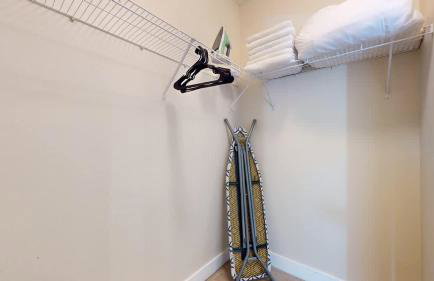 Modern Comforts Free Gym Access - Foto 13