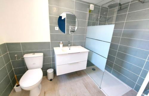 PLAIN PIED, avec mezzanine et espace extérieur 10min Puy du F - Foto 9