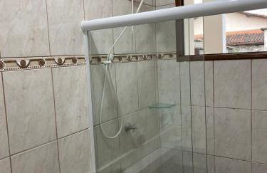 Casa aconchegante à 400m da Praia da Tartaruga - Ar condicionado - WIFI 450MB - Netflix - Cozinha Completa - Garagem - Foto 32