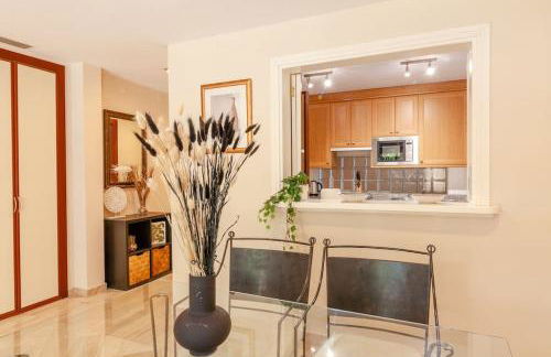 Frontline 2 bed apartment, San Pedro de Alcántara - Photo 9