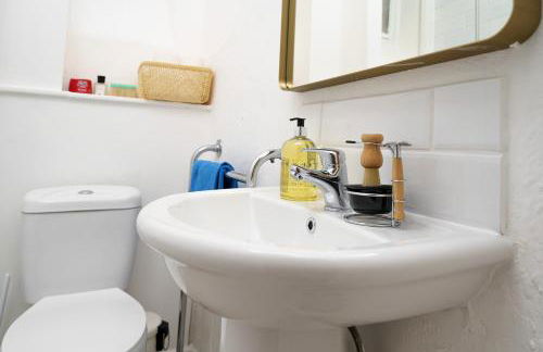 50 meters to the metro - Foto 22