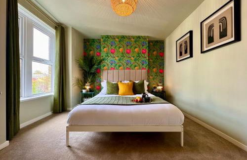 Stunning 4-Bedroom Home - 10 mins to Sandbanks Beach - Photo 14