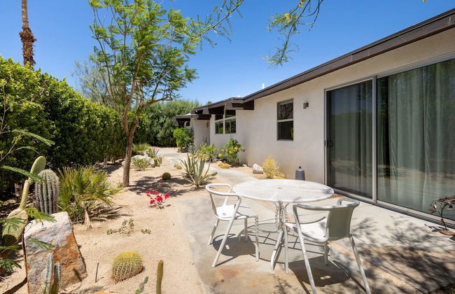 Lux Desert Retreat 4BR Pool Spa Stunning Views - Photo 51