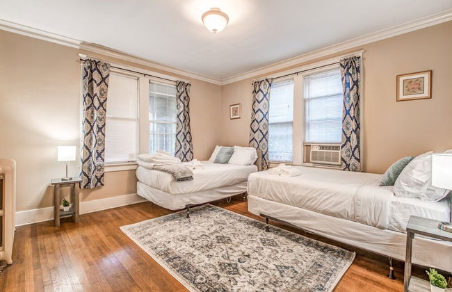 Bluemoon Bungalow 2 Units - Photo 9