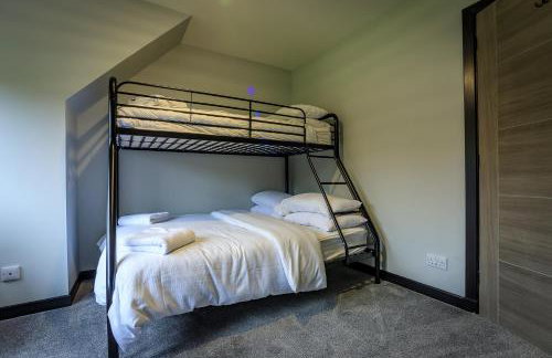 FAMILY FRIENDLY, HOT TUB, Fire Pit, Spacious & Modern - Foto 39