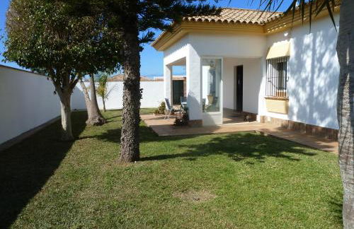 Chalet Rancapinos en Rocheviejo CONIL - Foto 1