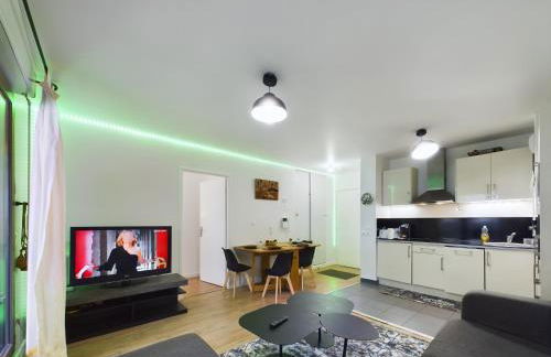 Roi de la Seine à Paris, stade, Gare parking et terrasse - Foto 8