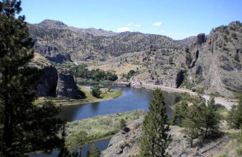 Riverside Cabin with Rare Claw-Foot Bathtub, Montana - Foto 18