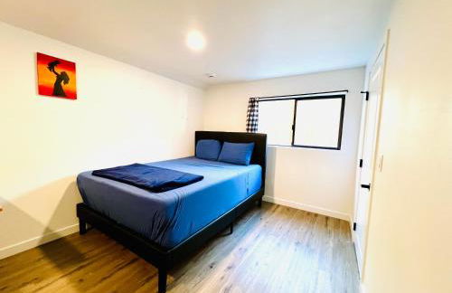 Charming 2-bedroom and 1 Full bath basement apartment with WiFi and AC in lovely Edmonds - Photo 2