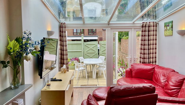 Somers 4 bed House off road parking pet friendly - Foto 2, Imagen principal