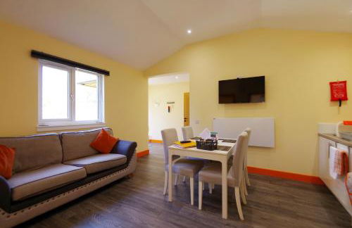 Fun holiday lodges in historic walled garden near Falkirk, Heart of Scotland Holidays - Foto 70