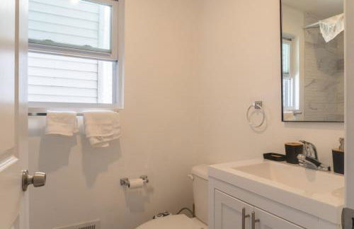 Spacious 3BR Home Near Newark Airport - Foto 24
