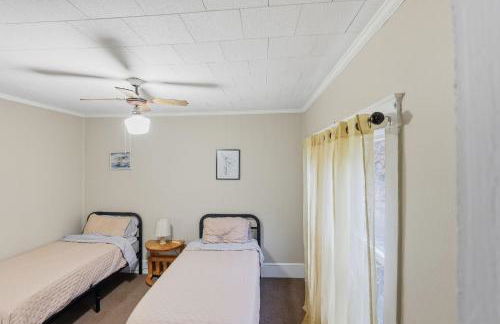 Cozy Matewan Trail Stay home - Photo 22