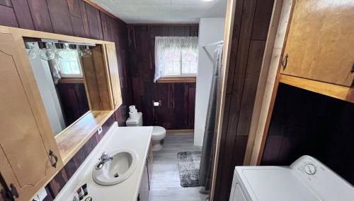 Cozy Retreat with Private Backyard Oasis - Foto 4