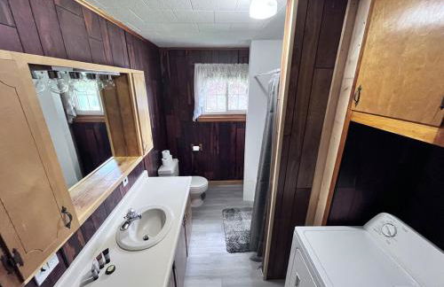 Cozy Retreat with Private Backyard Oasis - Foto 4