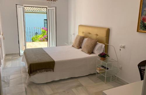 tarifa especial, sin aglomeraciones en piscina y playa, cerca de Puerto Banús - Foto 18