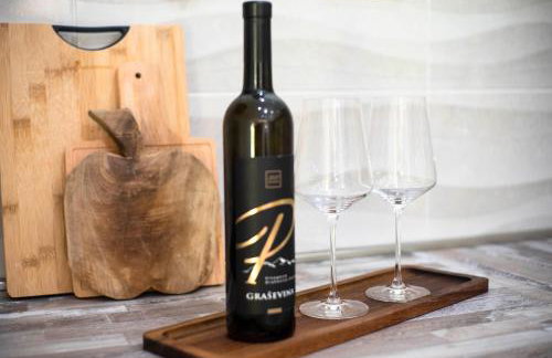 Stone house with 4 bedrooms and beautiful view - Foto 24