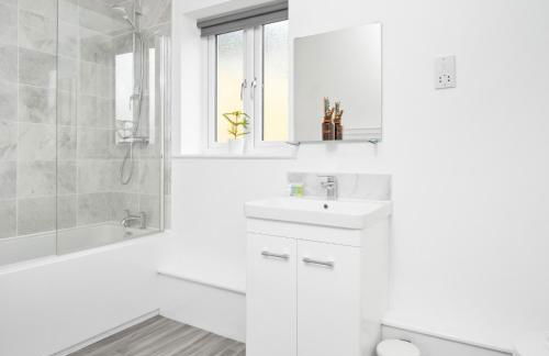 Modern Two Bed Apartment - Smart Tv - Wi-Fi - Parking 49C - Foto 6