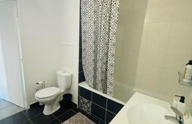 Lascano Parking GRATUIT proche Gare Aéroport Eurexpo GROUPAMA STADIUM - Foto 4