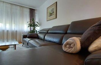 3 min. away - Photo 1