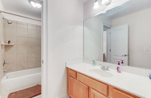 6 Mi to Southern Belle Farm Home with Patio! - Foto 18