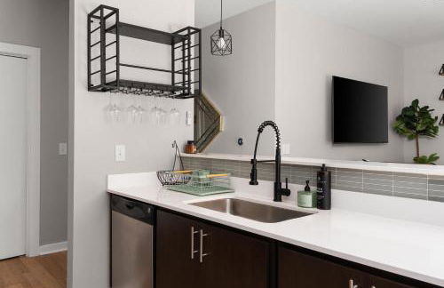 Exceptional 2BR in Prime Location - Incredible Amenities - Foto 22