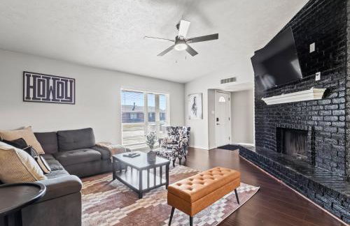 Red Door Hideaway 3BD Hot Tub Foosball - Foto 9