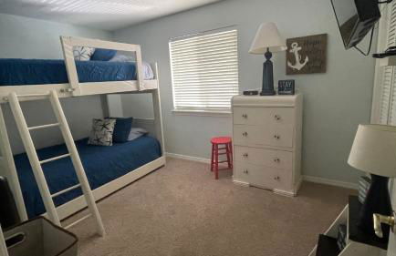 Desirable Pet Friendly Resort, 3 minute walk to the Beach, Beachside Pool & Restaurant Message for Snow Bird Rates - Photo 13