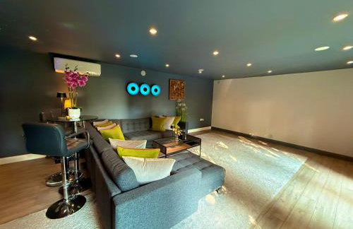 Sunridge Fishing Lodge with Hot Tub & Giant Cinema - Foto 49