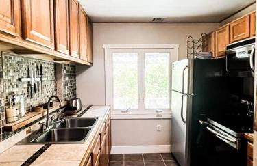 The Nest Serene Sanctuary w Hot Tub Fireplace Grill Hammock Outdoor Fire Feature Fully Fenced Yard AC Pets Ok - Foto 33